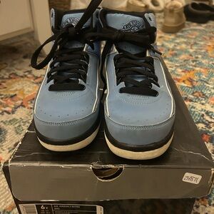 Air Jordan 1 Retro Blue Sneakers